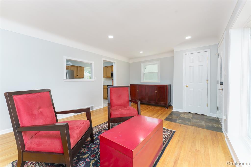860 Friar Drive, Milford, MI 48381 — Photo 22