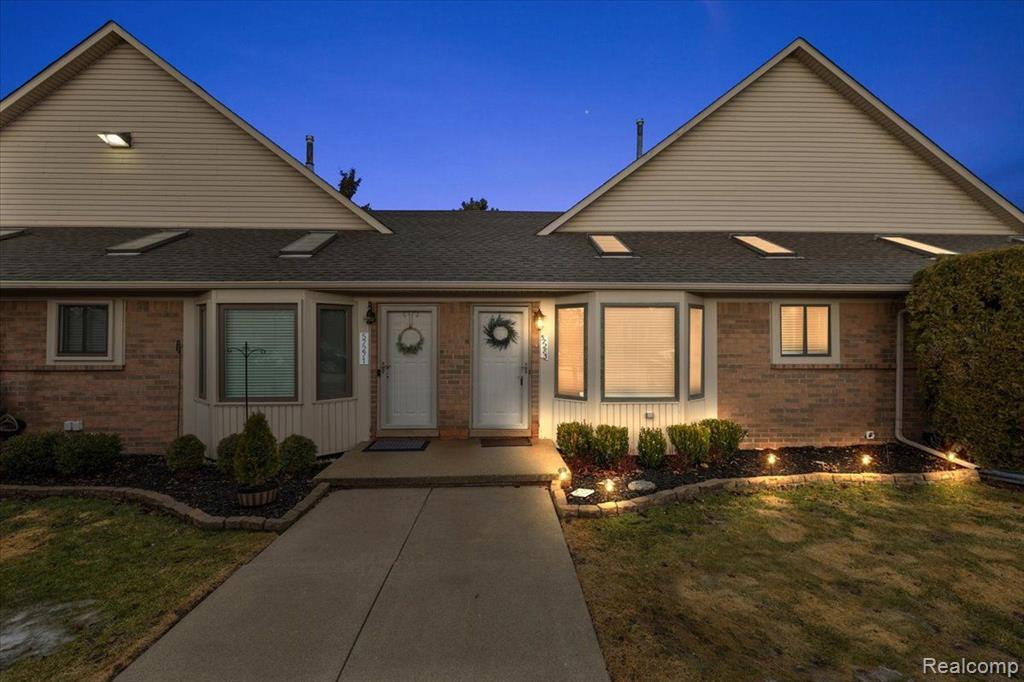 57283 SILVER MAPLE Drive, Washington, MI — front exterior