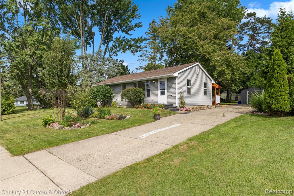444 S Ridge Street, South Lyon, MI 48178 — Photo 32