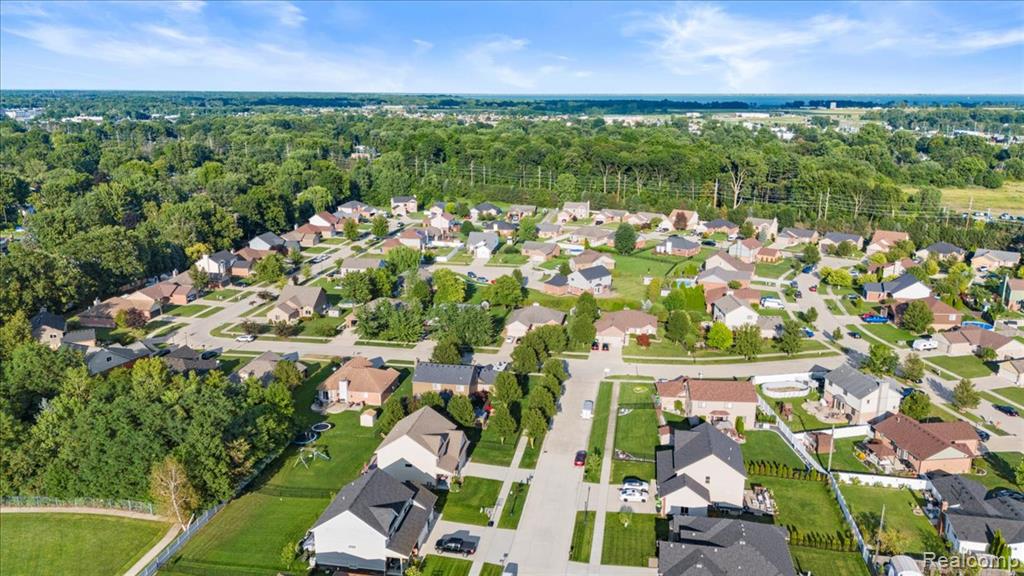 45299 Debbie Court, Macomb, MI 48042 — Photo 32