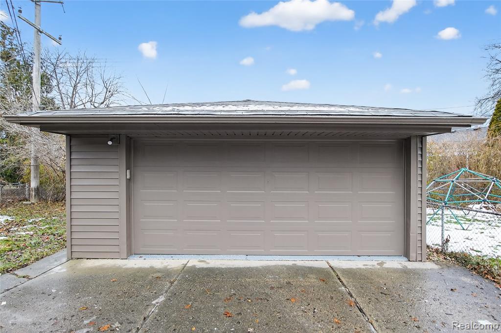 8664 Louise Avenue, Allen Park, MI 48101 — Photo 42