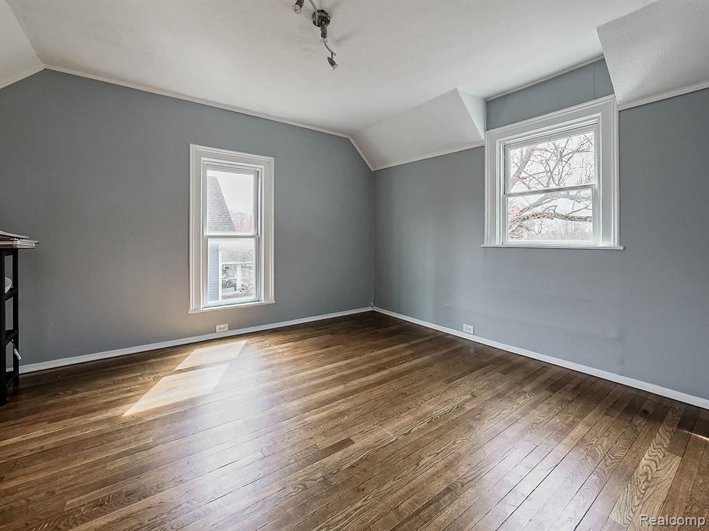 654 HICKORY unit 3 Street, Milford, MI 48381 — Photo 11