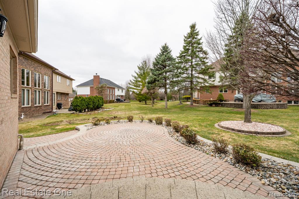 54035 Scarboro Way, Shelby Twp, MI 48316 — Photo 41