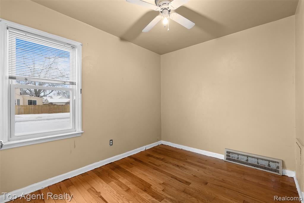 4948 Howe Road, Wayne, MI 48184 — Photo 17