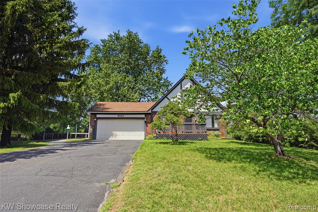 2441 Amelia, Highland, MI 48356