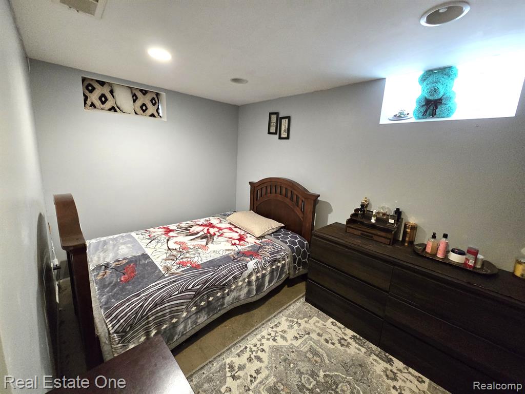 6624 MAPLE Street, Dearborn, MI 48126 — Photo 18