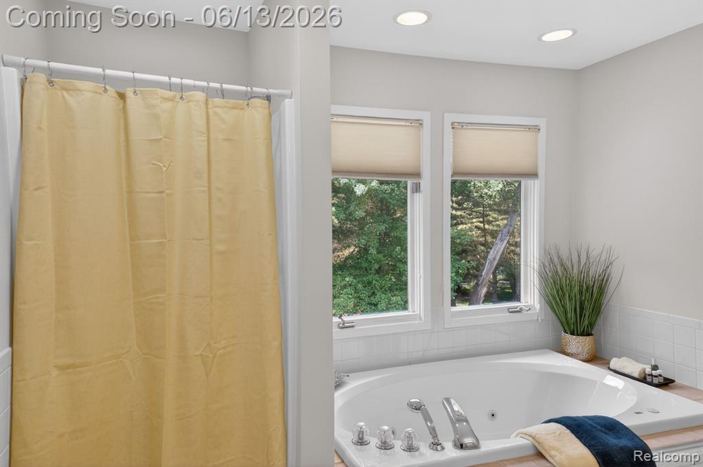 9961 Cross Creek Drive, South Lyon, MI 48178 — Photo 39