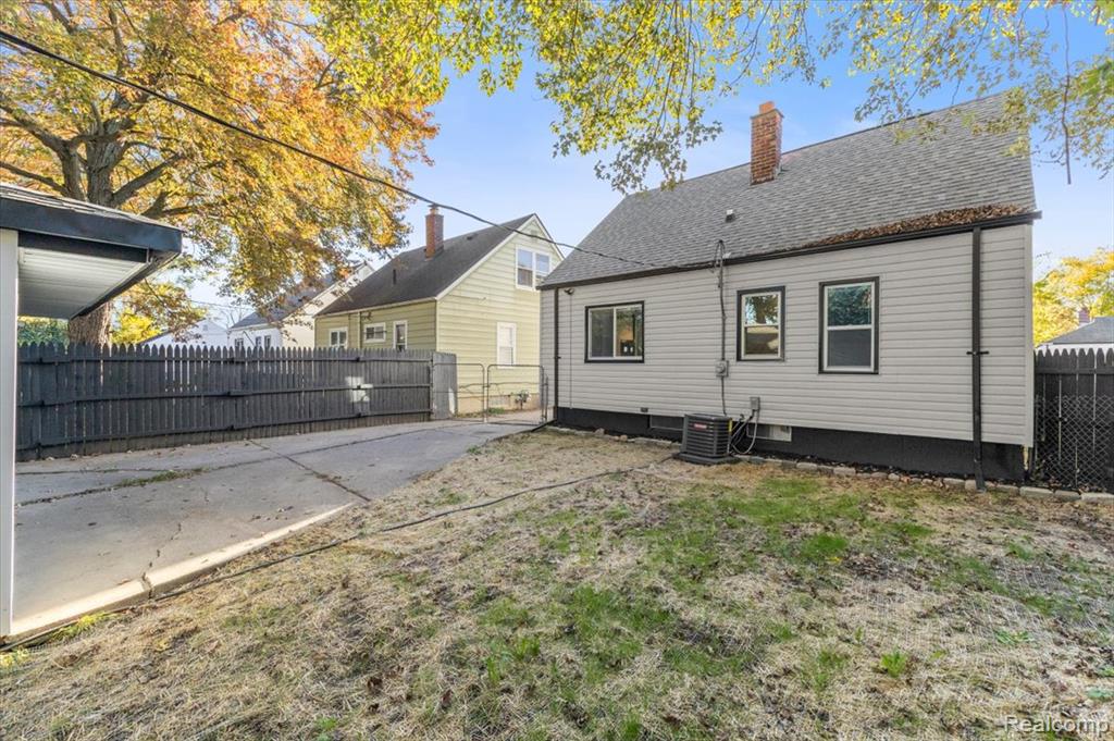 8418 Fielding Street, Detroit, MI 48228 — Photo 36