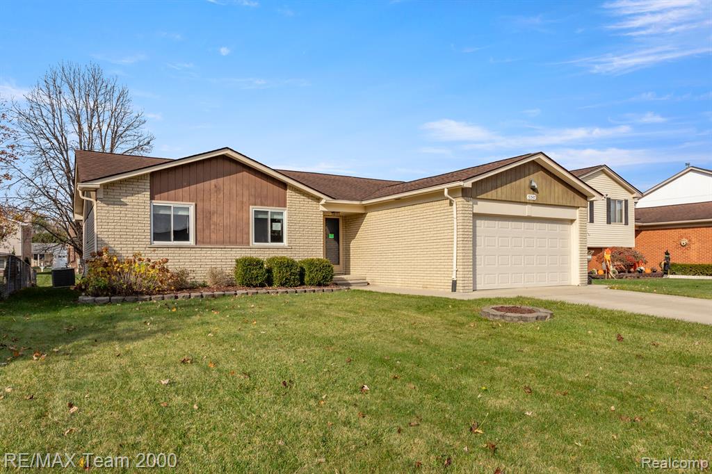 51547 SALVATORI Drive, Chesterfield, MI 48047 — Photo 2