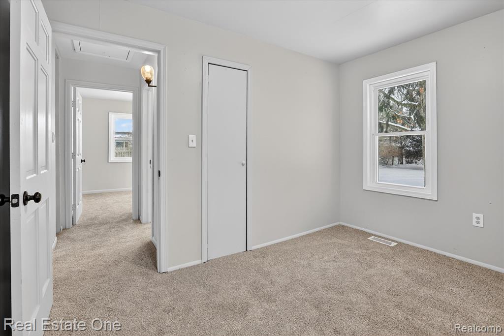 3267 Mills Acres Street, Flint, MI 48506 — Photo 16
