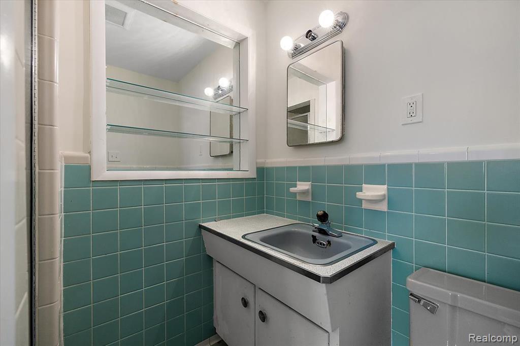 8628 Strom Drive, Sterling Heights, MI 48314 — Photo 27