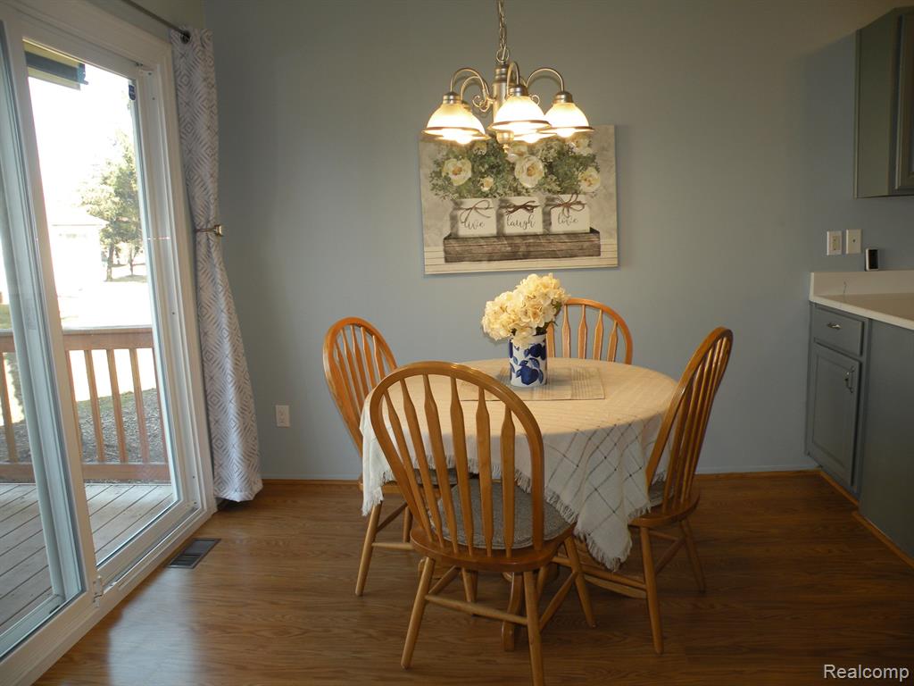 36564 DEERHURST Court, Westland, MI — Photo 5