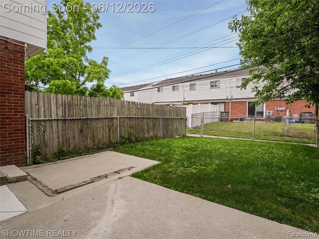 20120 Brian Court, Clinton Twp, MI 48035 — Photo 23