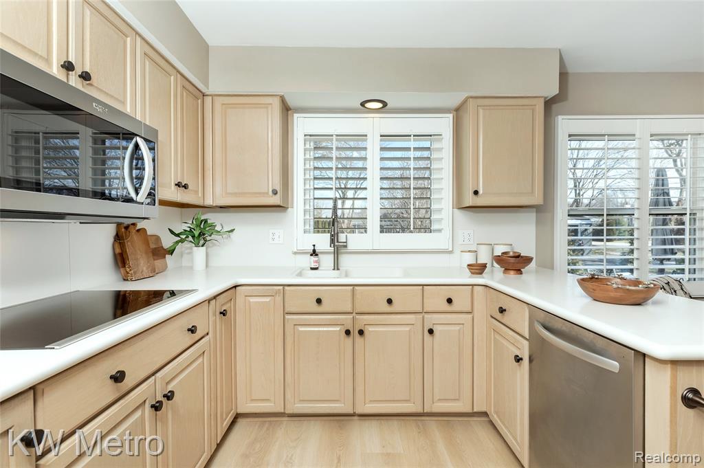 5897 Sutters Lane, Bloomfield Hills, MI 48301 — Photo 17