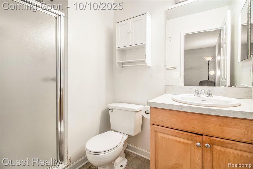 33855 Pondview Circle, Livonia, MI 48152 — Photo 11