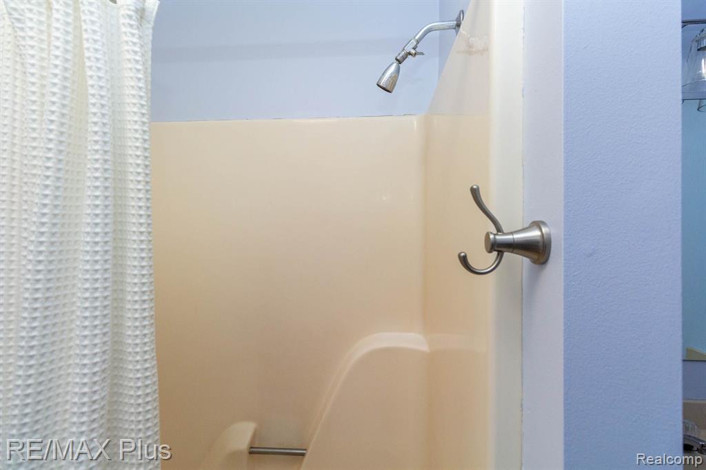 6051 HOMESTEAD, Grand Blanc, MI 48439 — Photo 21