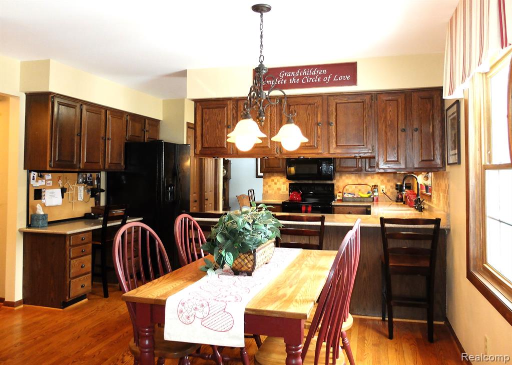 8180 SLEEPY TIME Court, Clarkston, MI 48348 — Photo 12