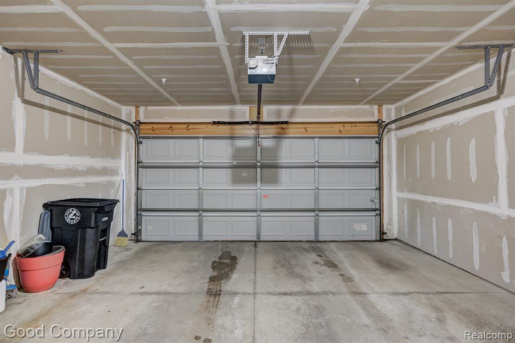29567 NOTTINGHAM Circle, Livonia, MI 48152 — Photo 29