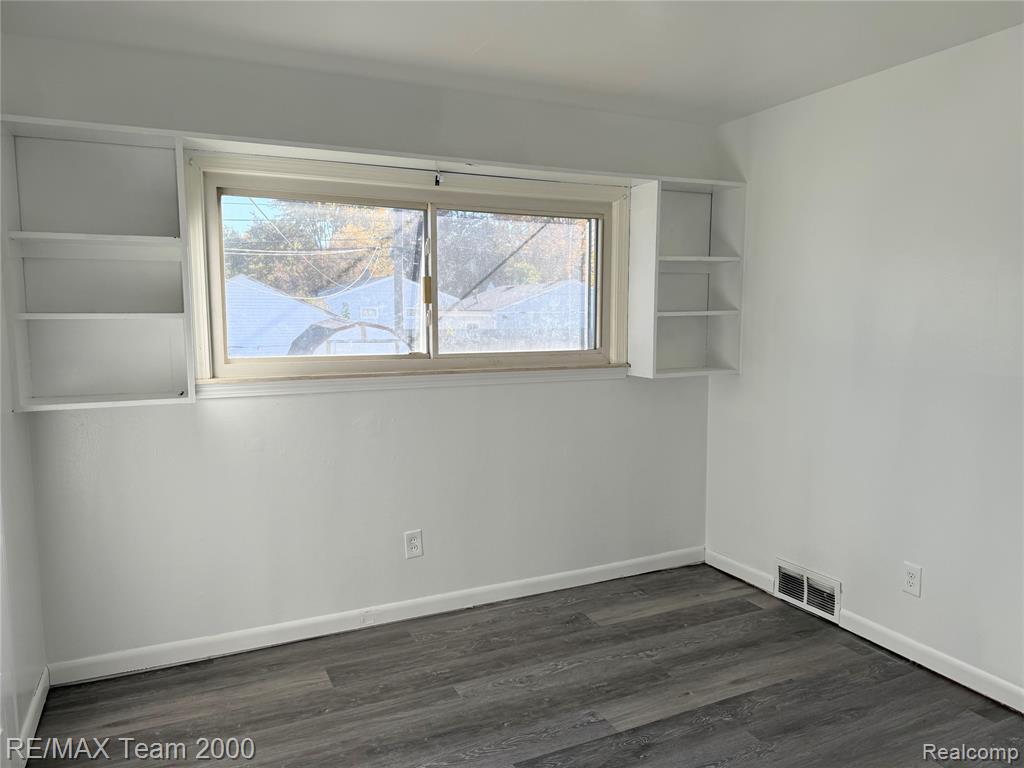 4665 Syracuse Street, Dearborn Heights, MI 48125 — Photo 19