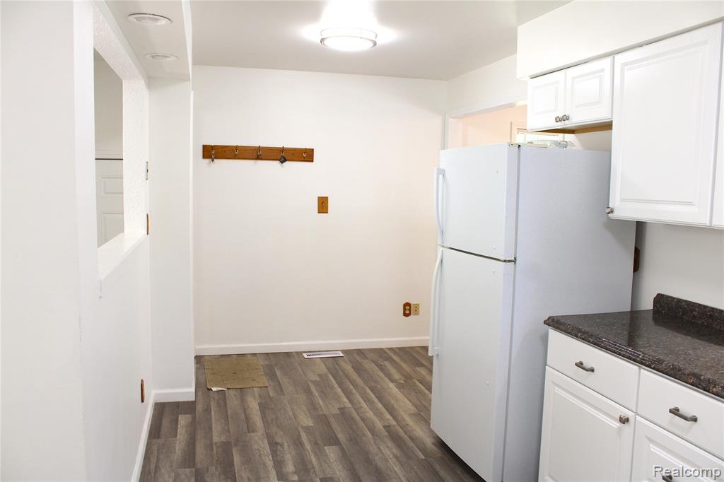 4901 Alpha Way, Flint, MI 48506 — Photo 21