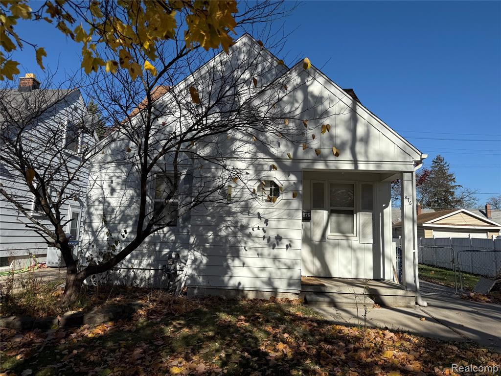 876 Garfield Avenue, Lincoln Park, MI 48146 — front exterior