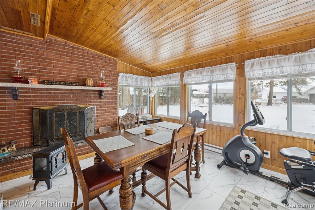 707 Briarwood Lane, Fenton, MI 48430 — Photo 15
