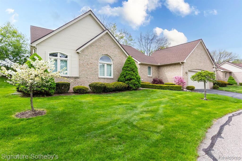 5396 Fairway Court, West Bloomfield, MI 48323 — Photo 48