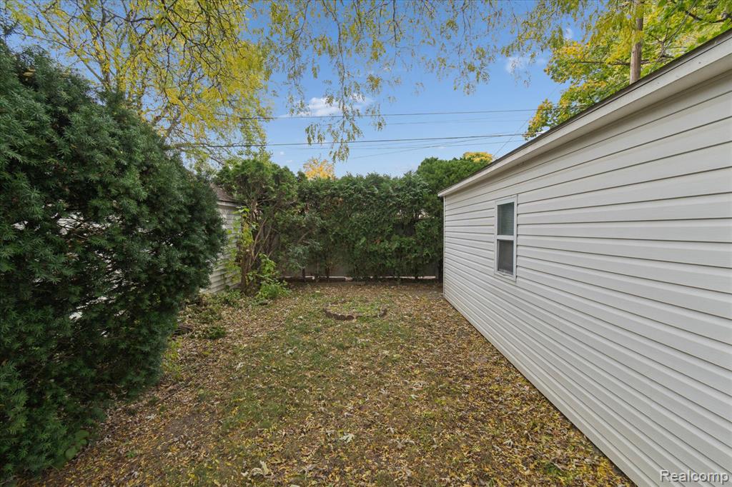 540 N York Street, Dearborn, MI 48128 — Photo 43