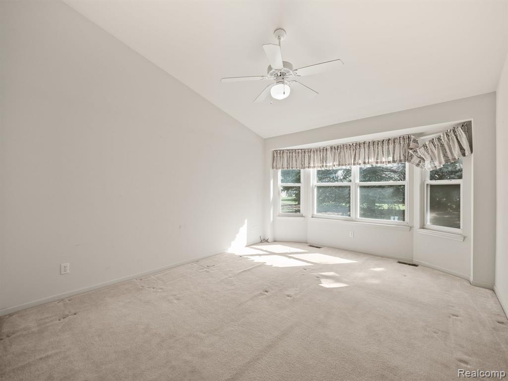 41168 BERMUDA Drive, Sterling Heights, MI 48314 — Photo 16