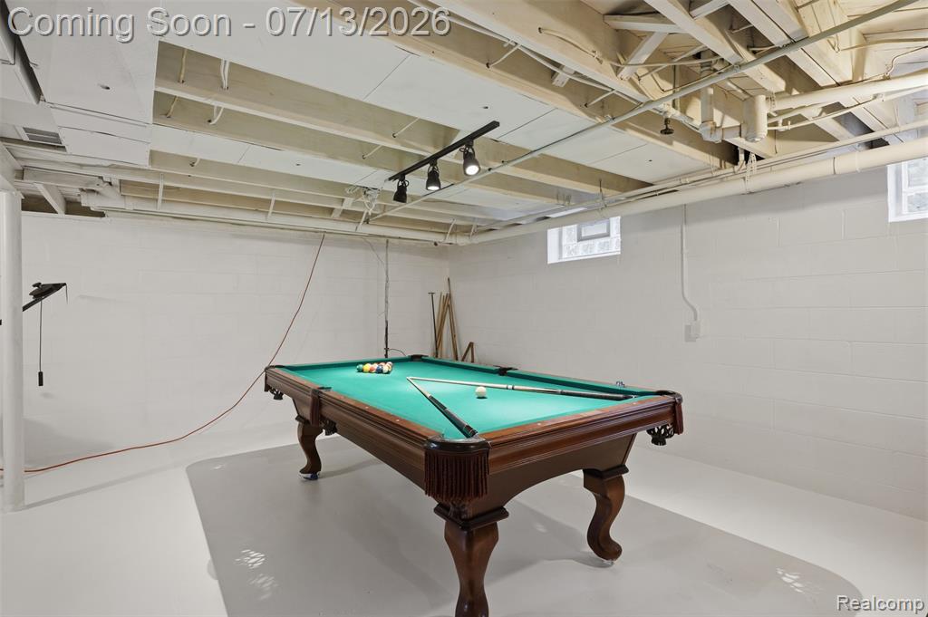 27704 California Drive NW, Lathrup Village, MI 48076 — Photo 25