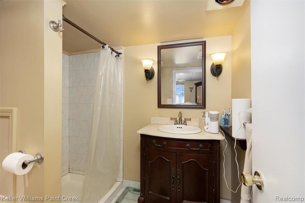5615 Loveland Street, West Bloomfield, MI — Photo 23