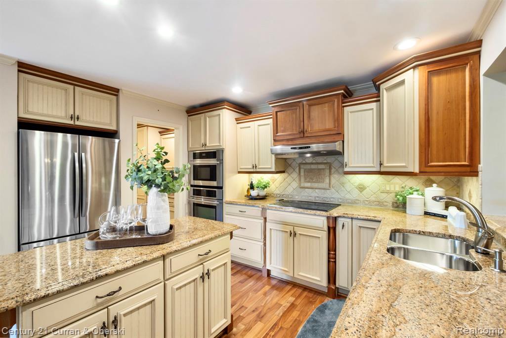 18215 Blue Heron Drive W, Northville, MI 48168 — Photo 12