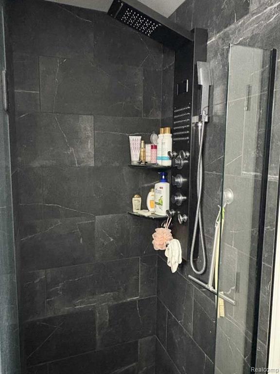 28242 Oakmonte Circle E, New Hudson, MI 48165 — Photo 11