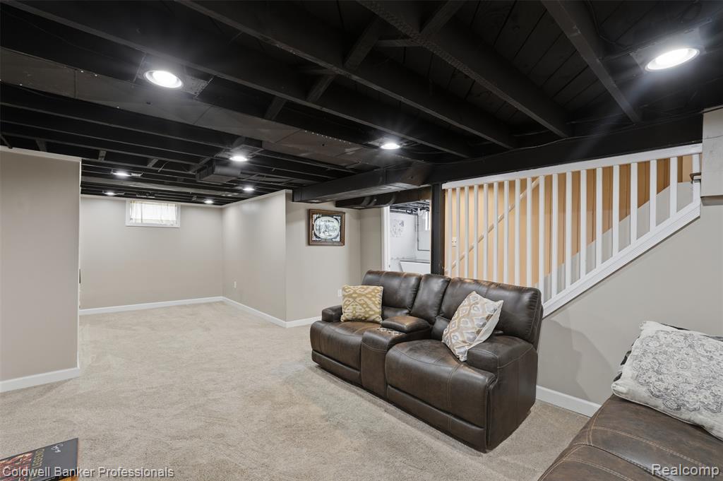 927 Montrose Avenue, Royal Oak, MI 48073 — Photo 22
