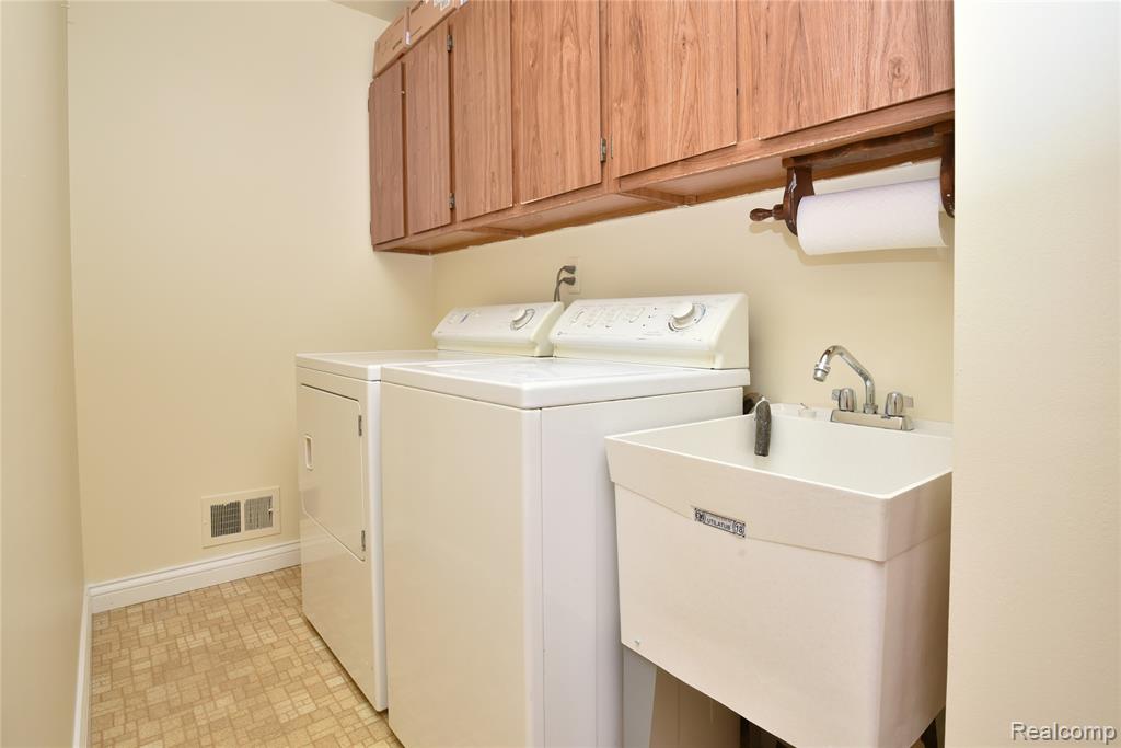 4451 Cypress Drive, Troy, MI 48085 — Photo 20