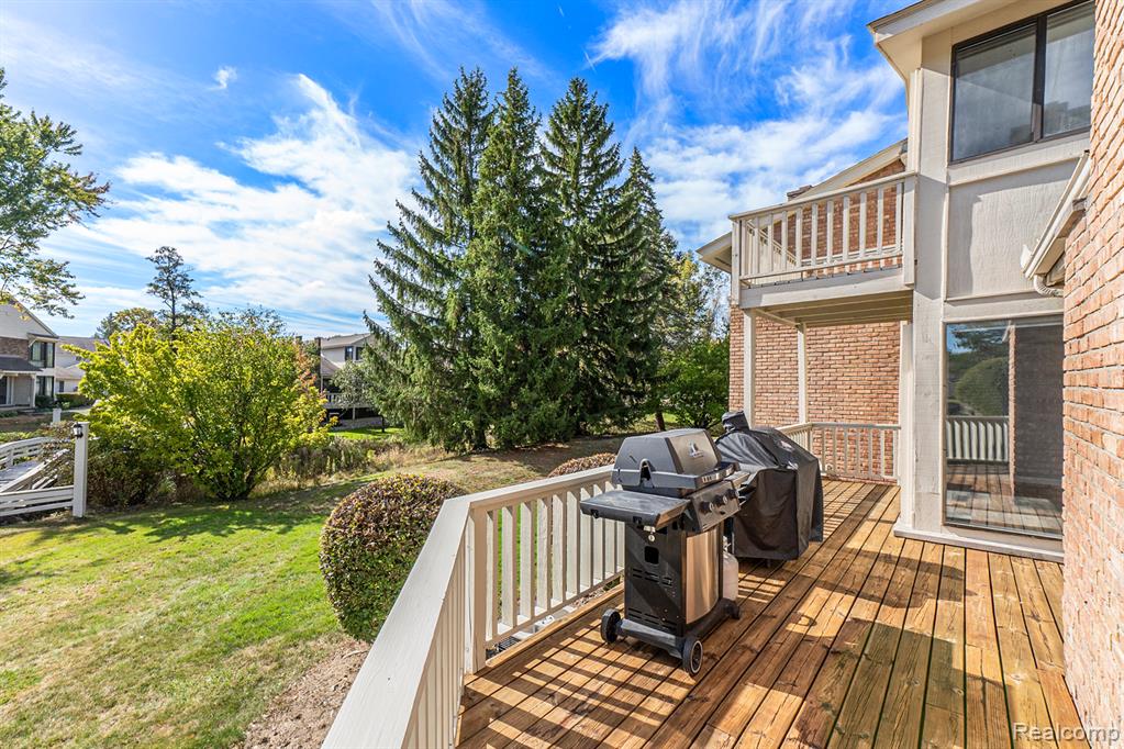 7006 Bridge Way, West Bloomfield, MI — Photo 11
