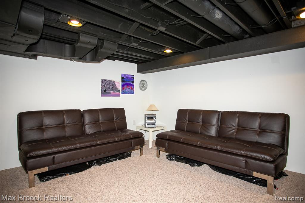 10445 Lincoln Drive, Huntington Woods, MI — Photo 36