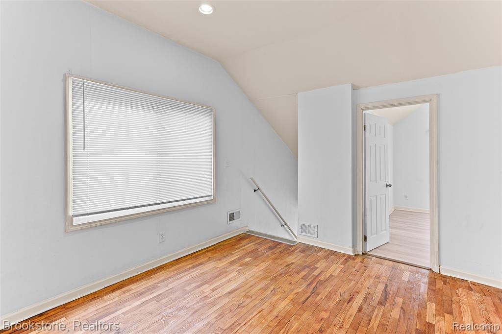7645 Fisher Avenue, Warren, MI 48091 — Photo 9