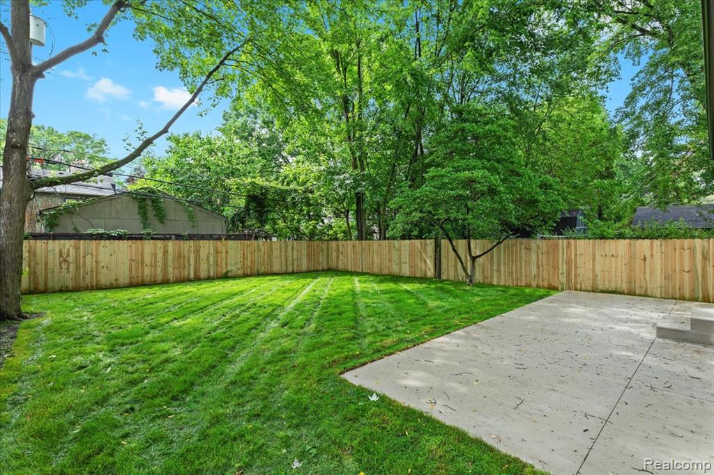 624 S Vermont Avenue, Royal Oak, MI 48067 — Photo 57