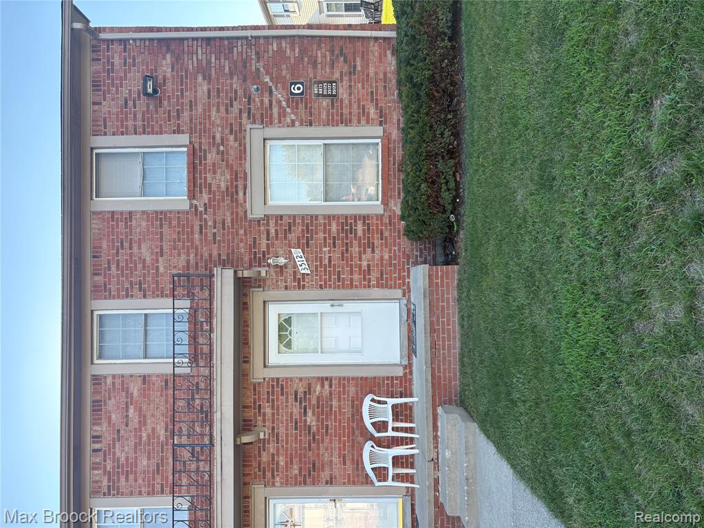 35129 TERRYBROOK Drive, 27, Sterling Heights, MI 48312