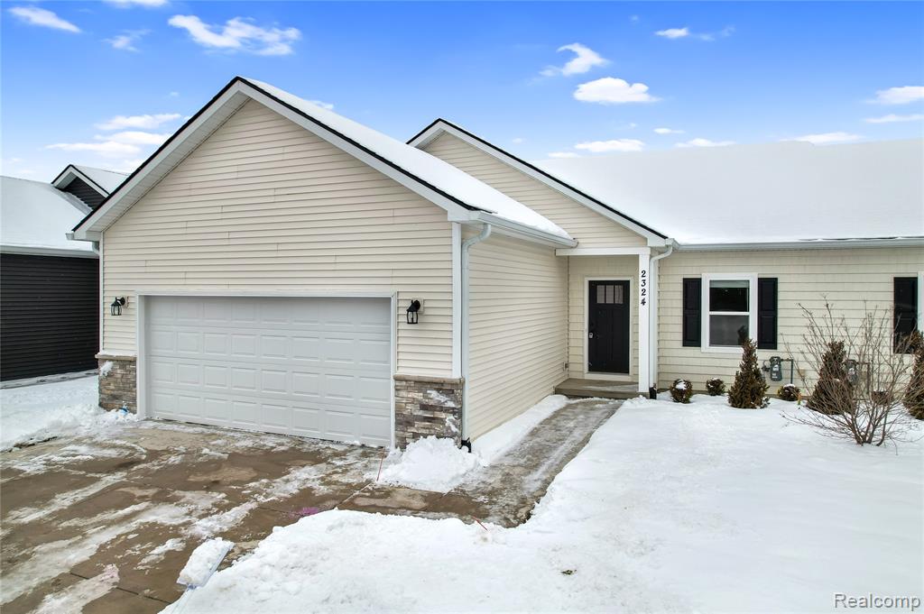 2323 Gilder Drive, Howell, MI 48843 — Photo 2