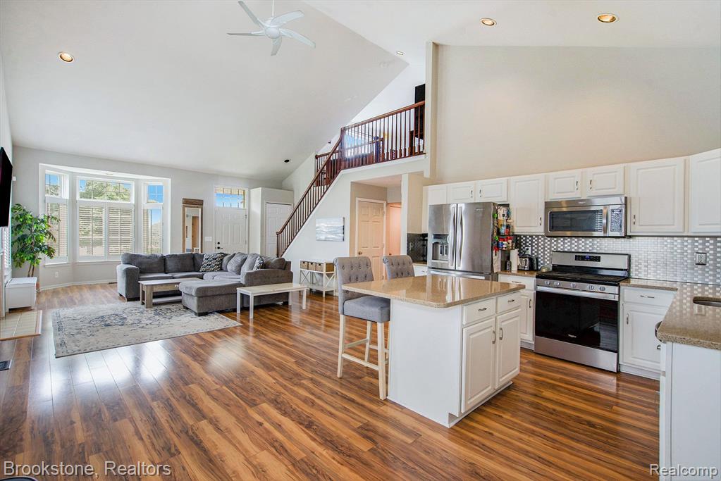 7673 PAINT CREEK Drive, Ypsilanti, MI 48197 — Photo 4