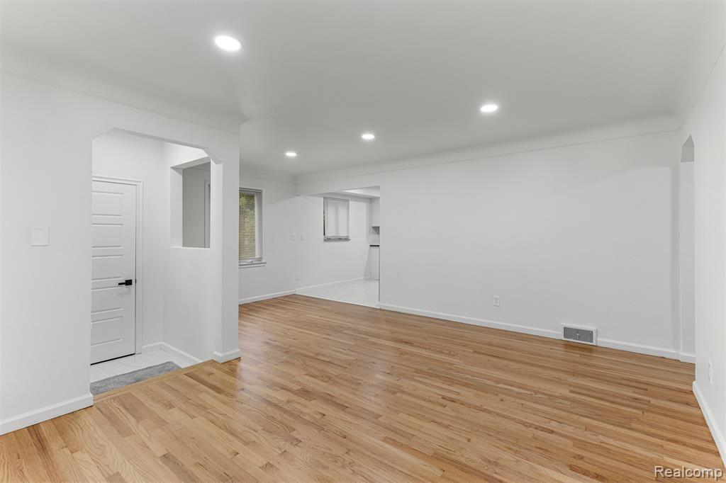 9983 Hemingway, Redford, MI 48239 — Photo 5