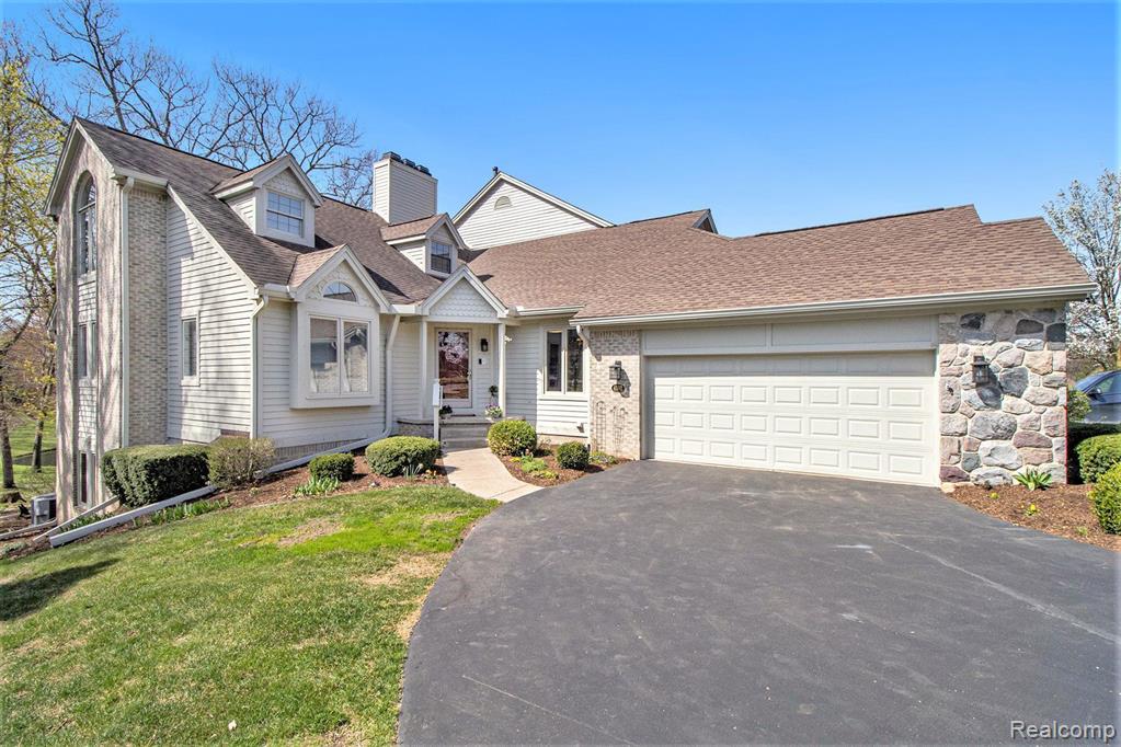 4592 GLEN EAGLES Drive, Brighton, MI 48116 — Photo 40