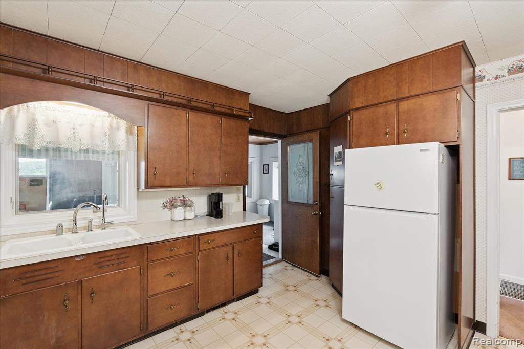 7467 McCandlish Road, Grand Blanc, MI 48439 — Photo 14
