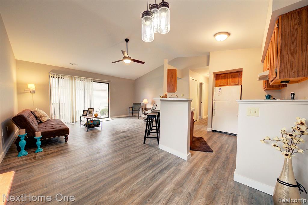 400 SPRING BROOKE Drive, Brighton, MI 48116 — Photo 5