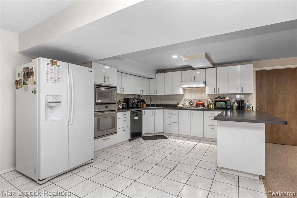 5199 Shenandoah Court, West Bloomfield, MI 48323 — Photo 61