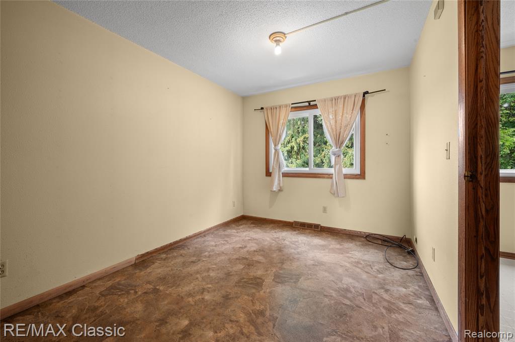 594 Maple Vista Street, Imlay City, MI 48444 — Photo 13