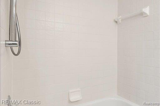 5511 maple leaf Court, West Bloomfield, MI — Photo 36