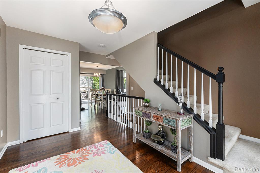 6020 Majestic Oaks Drive, Commerce Twp, MI 48382 — Photo 4